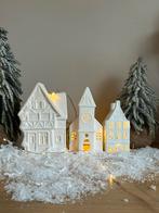 Set van 3 prachtige witte kerst huisjes, Ophalen of Verzenden, Zo goed als nieuw