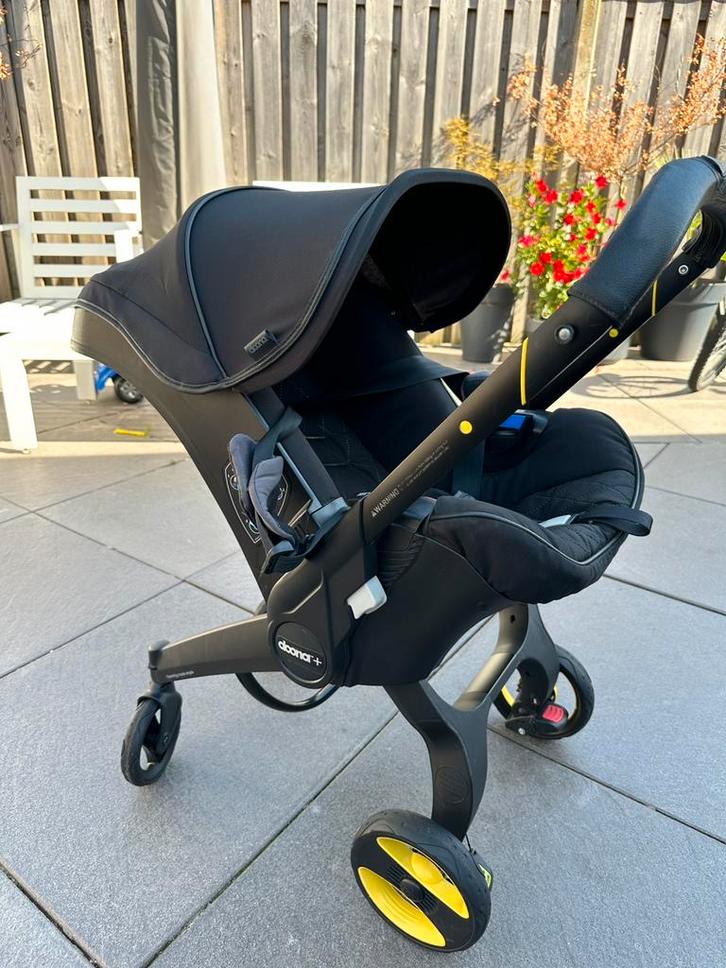 Doona kinderwagen/maxicosi in 1 - black editie, Kinderen en Baby's, Buggy's, Zo goed als nieuw, Regenhoes, Zonnekap, Ophalen