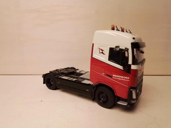 WSI Volvo trekker 2 asser Wagenborg B-keus, Hobby en Vrije tijd, Modelauto's | 1:50, Gebruikt, Bus of Vrachtwagen, Wsi, Ophalen of Verzenden