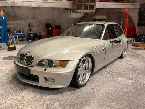 1:18 UT Models BMW Z3 custom met vaste wielen zonder doos, Hobby en Vrije tijd, Modelauto's | 1:18, Gebruikt, Auto, UT Models