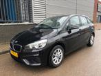 BMW 2-Serie Active Toure 218i 136pk Aut 2016 Zwart, Auto's, BMW, Te koop, Geïmporteerd, 5 stoelen, 20 km/l