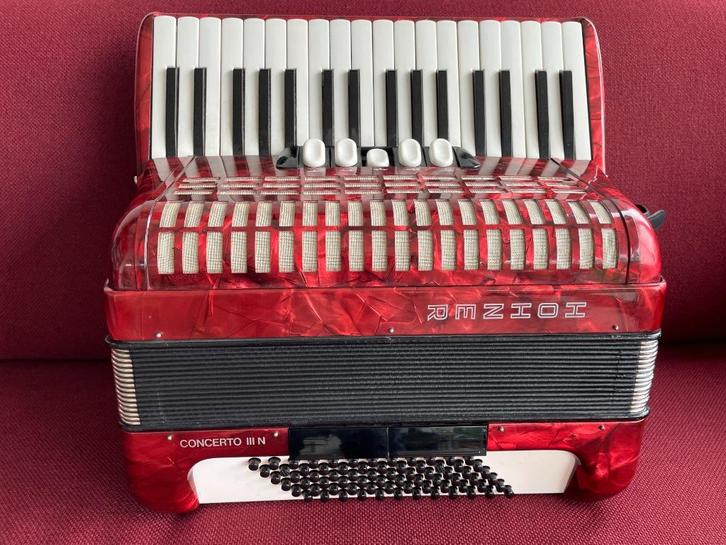 Compacte duitse Hohner Concerto III accordeon . 72 Bas . Top, Muziek en Instrumenten, Accordeons, Gebruikt, Toetsaccordeon, 72-bas