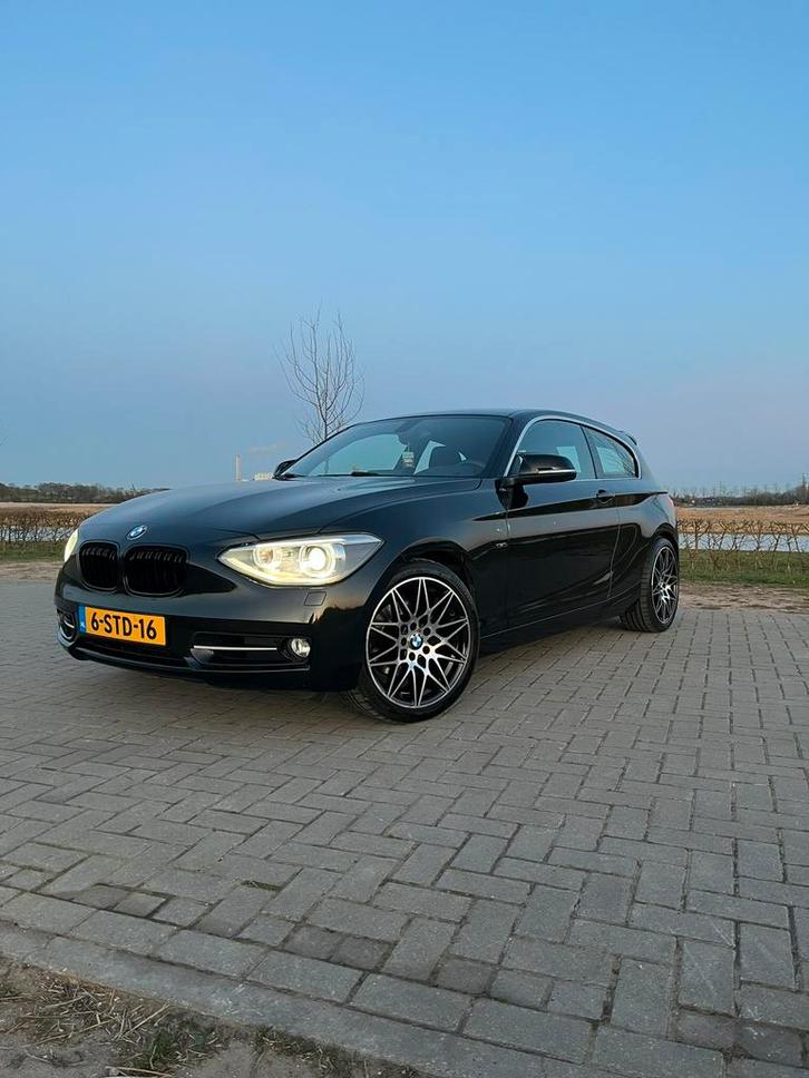 Nette BMW 118i, Auto's, BMW, Bedrijf, 1-Serie, ABS, Adaptive Cruise Control, Airbags, Airconditioning, Boordcomputer, Centrale vergrendeling
