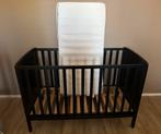 Zwart ledikant Prenatal + IKEA Matras, Kinderen en Baby's, Babywiegjes en Ledikanten, Ophalen, Gebruikt, Ledikant