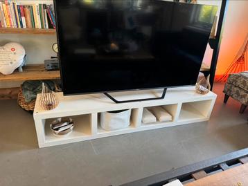 Gratis kast wit ongeveer 188 lang 36 hoog 38/40 diep 