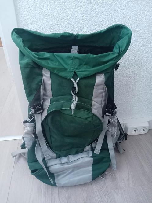 Hele grote backpack rugzak / tas . Travel Outdoor, Sieraden, Tassen en Uiterlijk, Tassen | Reistassen en Weekendtassen, Zo goed als nieuw