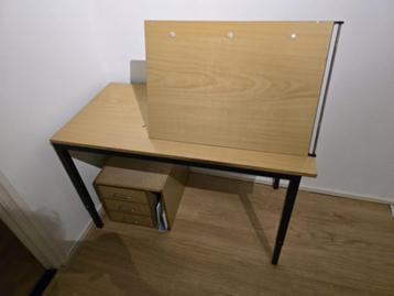 Vintage bureau tekentafel en ladeblok beschikbaar voor biedingen