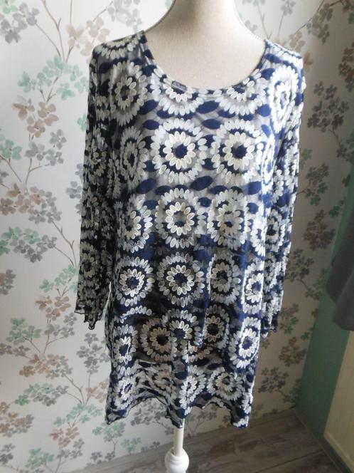 Soepele mooie blouse van kant, Kleding | Dames, Grote Maten, Zo goed als nieuw, Blouse of Tuniek, Blauw, Ophalen of Verzenden