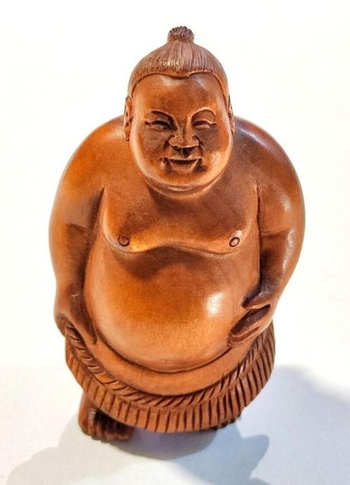 Boxwood Netsuke van een Sumo worstelaar Japan, Antiek en Kunst, Kunst | Niet-Westerse kunst, Ophalen of Verzenden