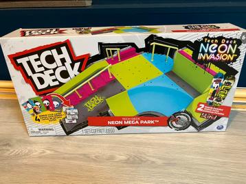 Tech Deck neon mega park beschikbaar voor biedingen