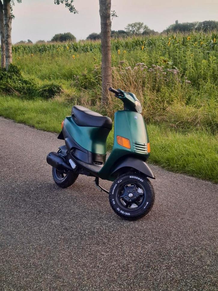 PIAGGIO ZIP FAST RIDER TYPE 3 - 2 TAKT 125CC A1, Fietsen en Brommers, Scooters | Piaggio, Zo goed als nieuw, Zip, Maximaal 45 km/u