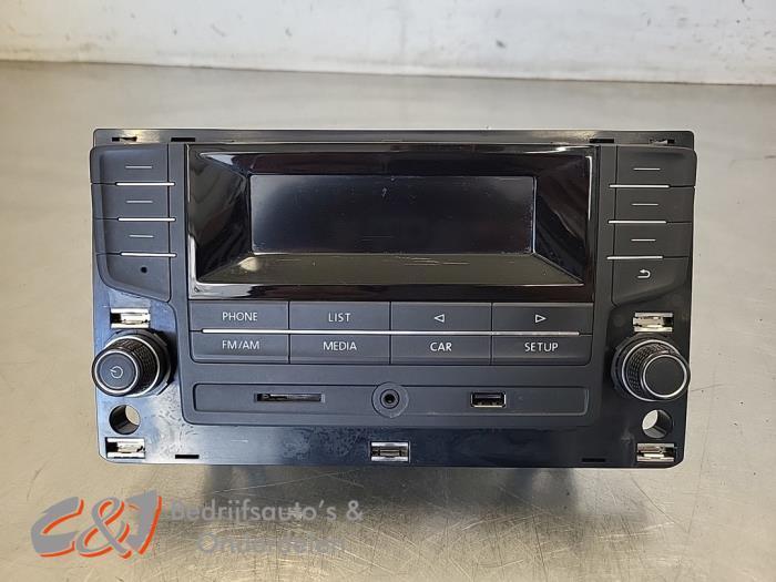 Radio van een Volkswagen Crafter, Auto-onderdelen, Elektronica en Kabels, Volkswagen, Gebruikt, 3 maanden garantie, Ophalen of Verzenden