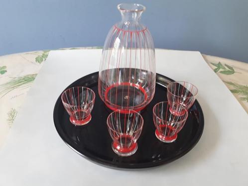 Likeursetje,karaf + 4 glaasjes+onderschotel van geperst glas, Antiek en Kunst, Antiek | Glas en Kristal, Ophalen of Verzenden
