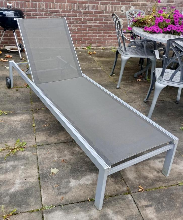 Loungebed (2 stuks lichtgewicht), Tuin en Terras, Ligbedden, Gebruikt, Aluminium, Verstelbaar, Ophalen