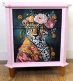 Roze nachtkastje “Glamour Tijger”, gouden pootjes, ladekast, Zo goed als nieuw, 3 of 4 laden, Minder dan 100 cm, 25 tot 50 cm