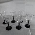 6 Luminarc likeurglaasjes “Swirl” op zwarte voet, 11cm., Huis en Inrichting, Keuken | Servies, Ophalen, Glas of Glazen, Gebruikt
