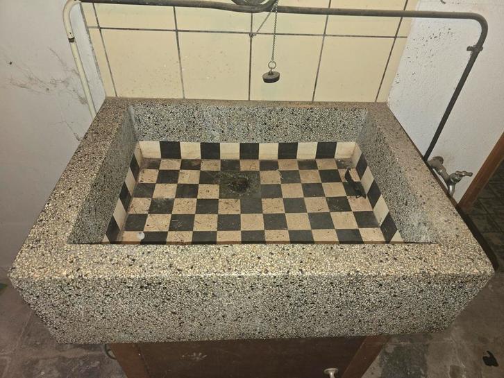 Antieke Granito Wasbak met Schakelvloer, Huis en Inrichting, Badkamer | Badkamermeubels, Gebruikt, Wasbak of Wastafel, Minder dan 100 cm