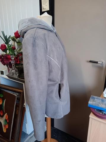 suède jasje nieuw colbert nieuw en zwart kort jasje nieuw beschikbaar voor biedingen