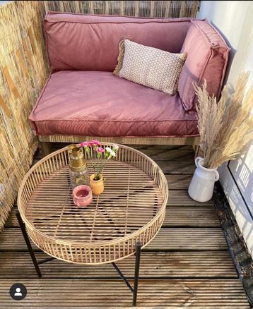 Roze velvet palletkussens plus houten palletbank beschikbaar voor biedingen
