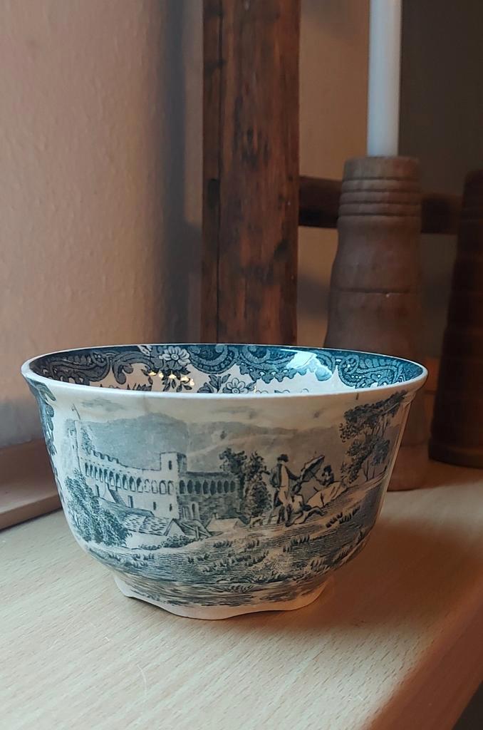 Avon scenes palussy Engelse kom, Antiek en Kunst, Antiek | Schalen, Ophalen of Verzenden