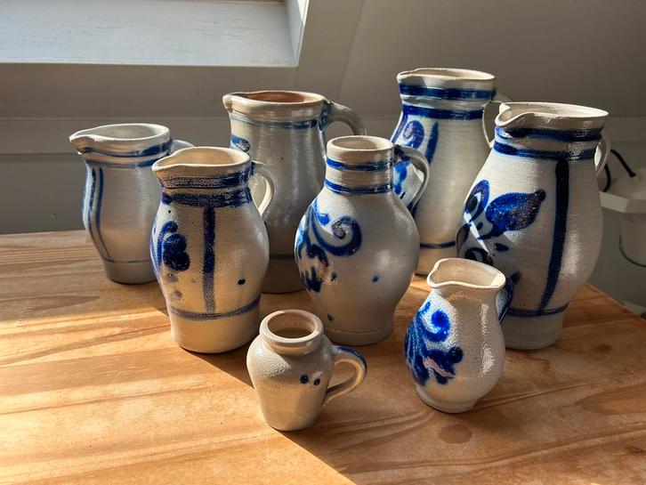 Verzameling van 8 aardewerken kannen / keulse kannen, Huis en Inrichting, Woonaccessoires | Vazen, Zo goed als nieuw, Blauw, Minder dan 50 cm