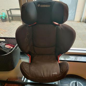 Maxi cosi ferofix auto stoel beschikbaar voor biedingen