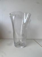 Lovely flower vaas, Ophalen of Verzenden, Zo goed als nieuw, Glas, Minder dan 50 cm