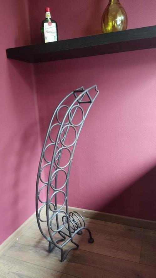 Uniek brocante wijnrek zoekt nieuw avontuur., Huis en Inrichting, Woonaccessoires | Wijnrekken, Gebruikt, 75 cm of meer, Metaal