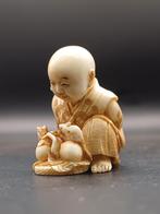 Exclusieve Netsuke - karako playing with rats, Ophalen of Verzenden