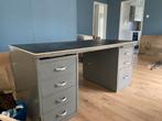 Industriele vintage Gispen bureau, Huis en Inrichting, Bureaus, Ophalen, Zo goed als nieuw, Bureau