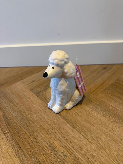 Nieuw wit limited edition Hema poedel poodle spaarpot steen, Verzamelen, Spaarpotten, Nieuw, Dier, Steen, Aardewerk of Keramiek