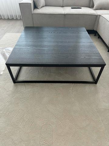 Zwart salontafel beschikbaar voor biedingen