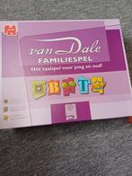 Van Dale Familiespel - Taalspel voor Jong & Oud!, Hobby en Vrije tijd, Gezelschapsspellen | Bordspellen, Vijf spelers of meer