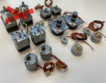Diversen servomotor elektromotor stappenmotor stepper motor beschikbaar voor biedingen
