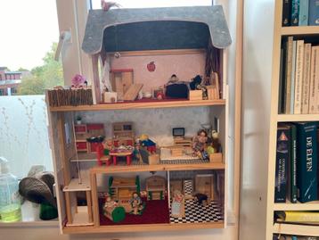 Poppenhuis beschikbaar voor biedingen