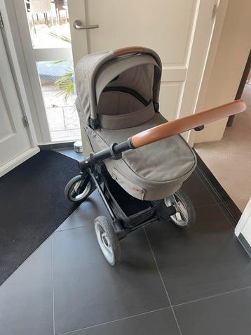 Mutsy Nio 3 in 1 kinderwagen beschikbaar voor biedingen
