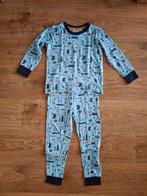 Pyjama blauw met auto`s voertuigen maat 104 - 110, Ophalen of Verzenden, Nieuw, Jongen, Nacht- of Onderkleding