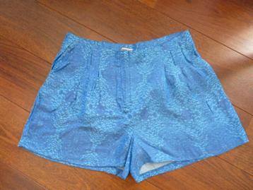 blauw kort broekje short van satijn glansstof Kiomi mt 40 beschikbaar voor biedingen