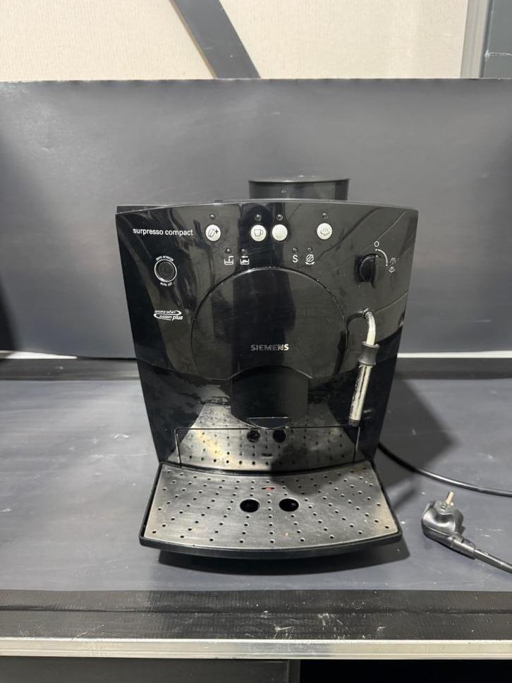 Siemens koffiemachine, Witgoed en Apparatuur, Koffiezetapparaten, Gebruikt, Koffiebonen, Koffiemachine, 2 tot 4 kopjes, Afneembaar waterreservoir