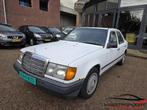 Mercedes w 124 200d, Auto's, Gebruikt, Overige carrosserieën, Bedrijf, Te koop