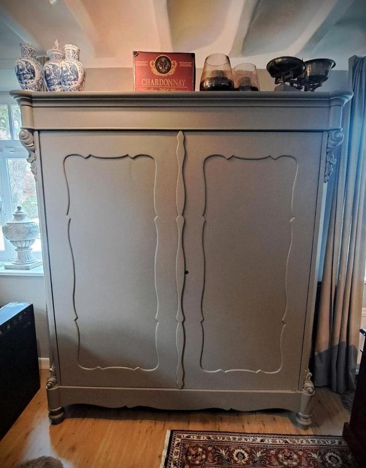 Prachtige grote sfeervolle authentieke Biedermeier kast 1880, Huis en Inrichting, Kasten | Buffetkasten, Zo goed als nieuw, 200 cm of meer