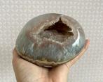 Kwarts geode met mooie kristallen (rainbow amethist), Ophalen of Verzenden, Mineraal