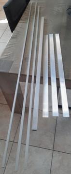 4 aluminium kokerbuizen en 3 profielstrips., Ophalen, Nieuw