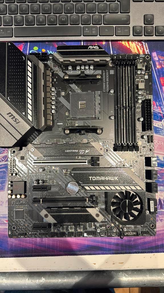 MSI MAG X570 TOMAHAWK WIFI, Computers en Software, Moederborden, Zo goed als nieuw, AMD, DDR4, Ophalen