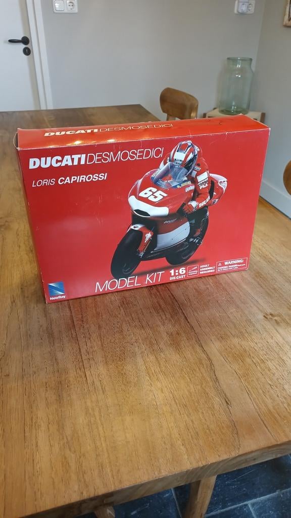 Ducati Desmosedici Loris Capirossi Model Kit 1:6, Hobby en Vrije tijd, Modelauto's | 1:5 tot 1:12, Nieuw, Overige typen, Ophalen of Verzenden