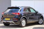 Volkswagen T-Roc 1.5 TSI 150pk DSG Life Business | Trekhaak, Stof, Zwart, Bedrijf, 19 km/l