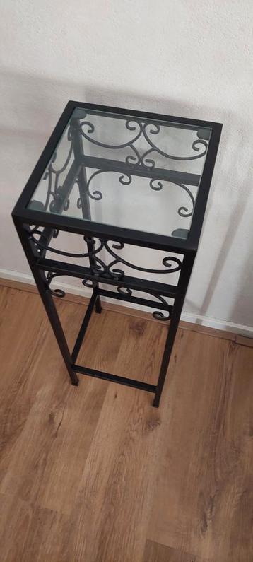 Metalen Plantenzuil / plantentafel met Glazen Blad beschikbaar voor biedingen