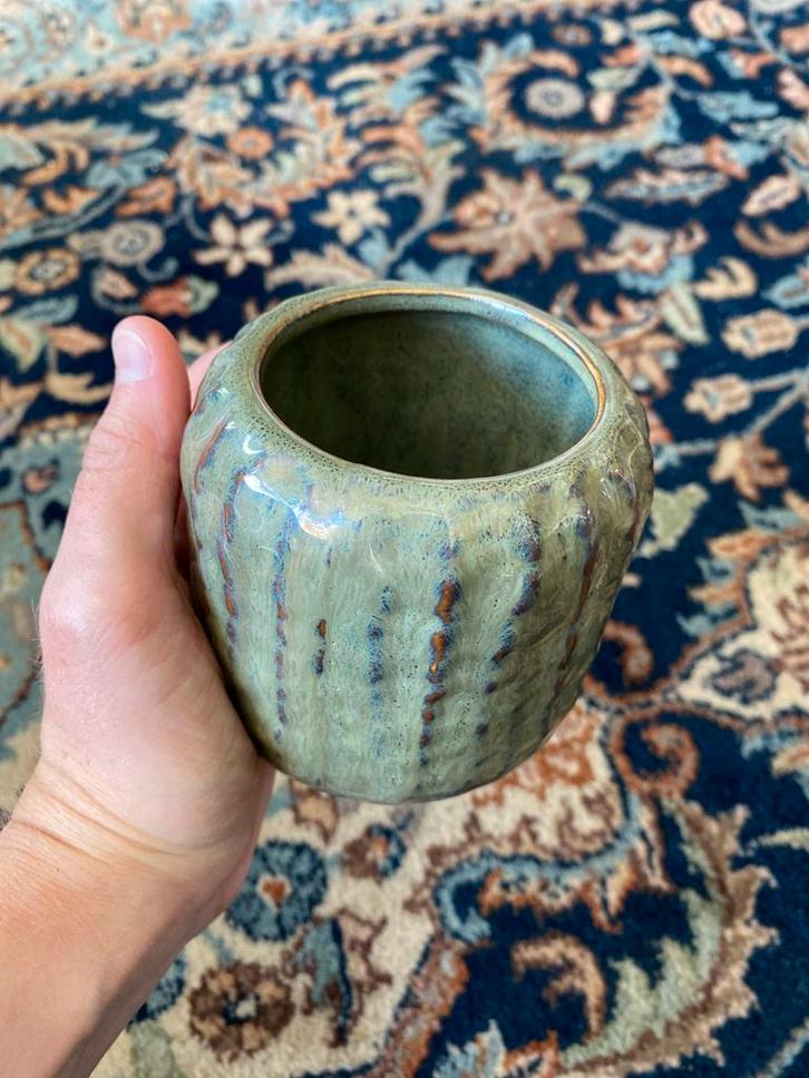 Groene Serax Bloempot, Huis en Inrichting, Woonaccessoires | Vazen, Zo goed als nieuw, Groen, Minder dan 50 cm, Aardewerk of Porselein