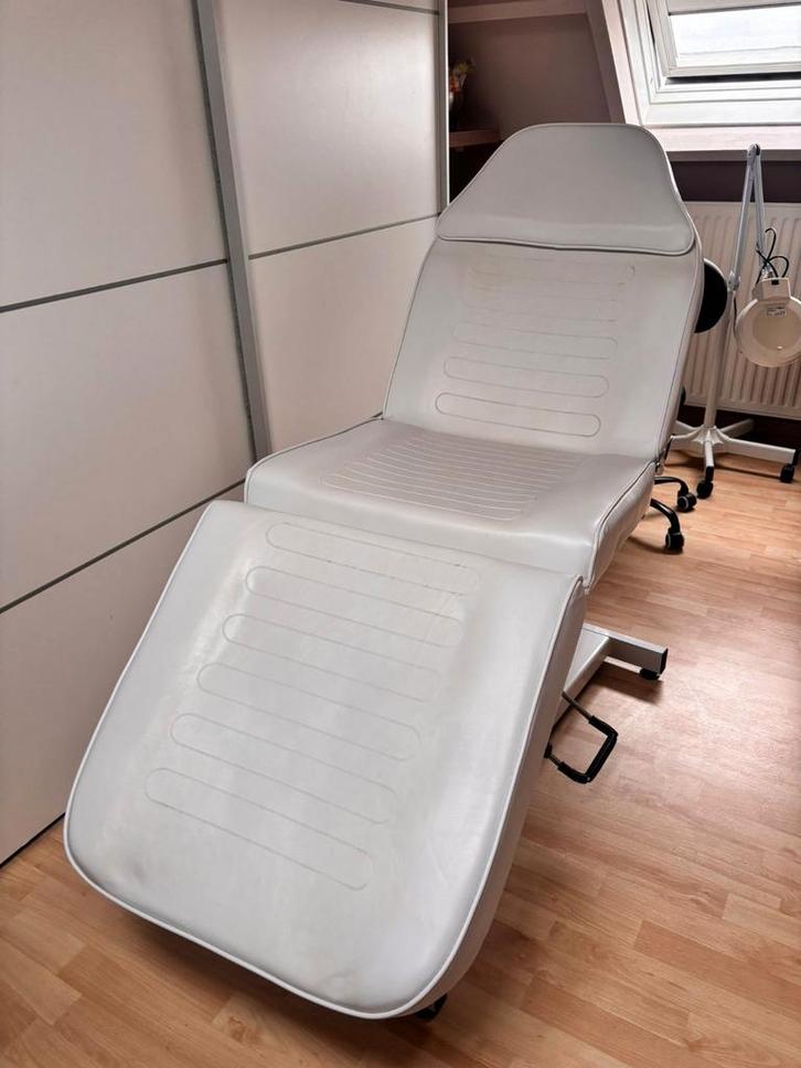 Professionele verstelbare behandelstoel, Sport en Fitness, Massageproducten, Zo goed als nieuw, Massagetafel, Ophalen