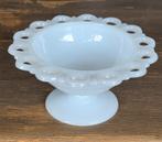 Glimma Glimåkra Zweden wit opal melk pers glazen schaal, Antiek en Kunst, Ophalen of Verzenden